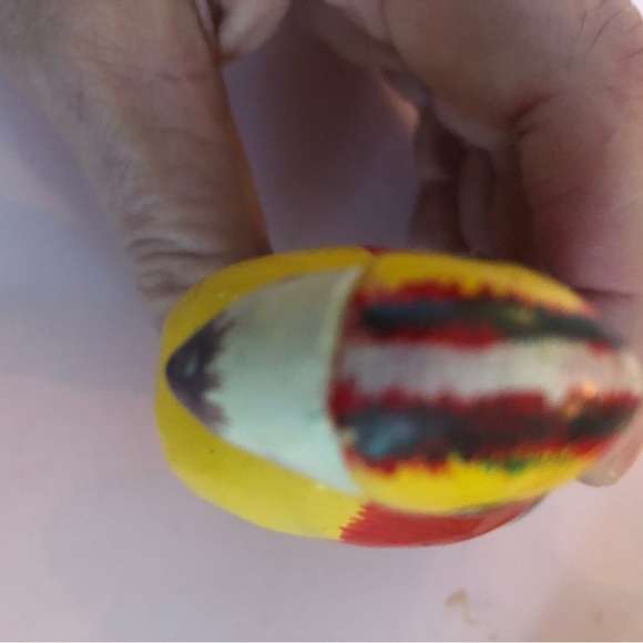 Vibrant Red and Blue Bird wood parrot napkin rings. Preloved - Picture 3 of 8